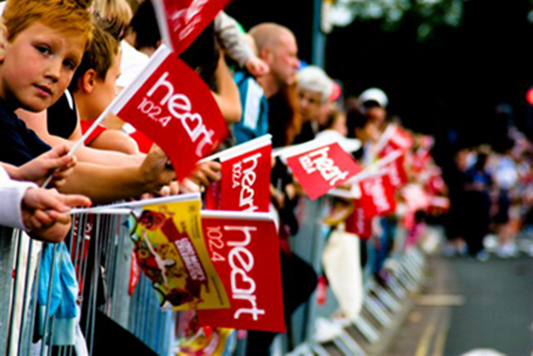 10 Custom Hand Flags